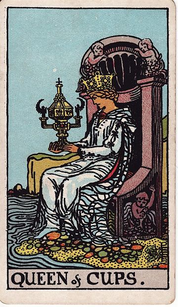 컵 여왕(Queen of Cups) 타로카드